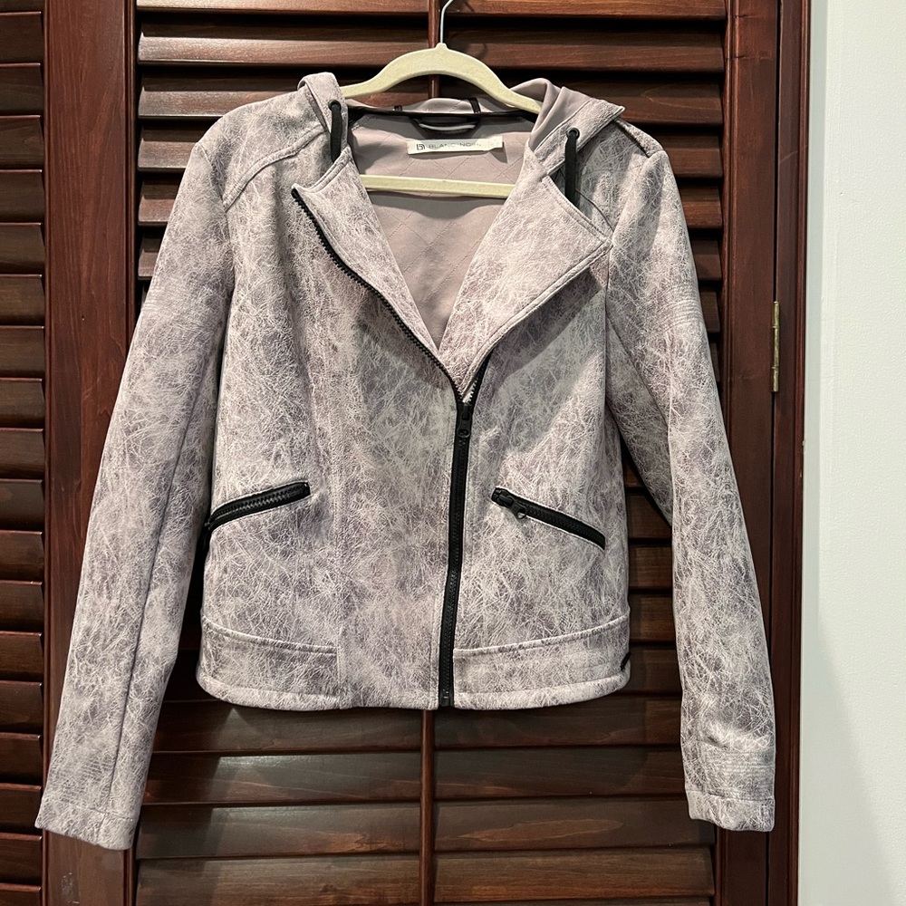 Blanc Noir Women's Hooded Faux-Leather Moto Jacket - Light Gray